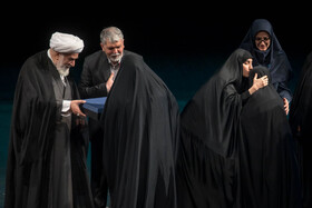 مراسم انتشار تقریظ رهبری بر کتاب‌های «تب ناتمام»، «همسفر آتش و برف» و «خانومْ ماه»