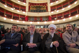 مراسم انتشار تقریظ رهبری بر کتاب‌های «تب ناتمام»، «همسفر آتش و برف» و «خانومْ ماه»