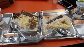 از اعتراض دانشجویان تعجب کردم/غذای دانشگاه استانداردهای قابل قبول را دارد