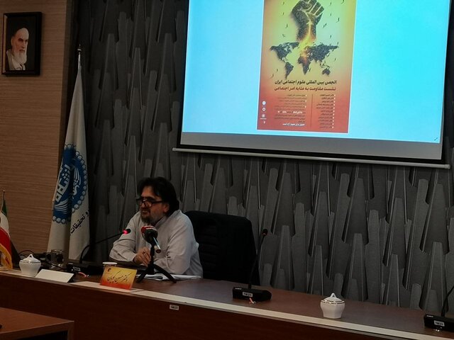 کچویان: غرب از طریق تخریب جهان غیر غربی پیش رفته و می‌رود