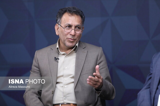 مجلس مخالف افزایش قیمت بنزین است/ باید بپذیریم تولید خودرو مزیت نسبی کشور ما نیست