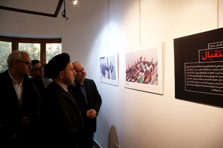 نمایشگاه «بر شانههای اشک» افتتاح شد