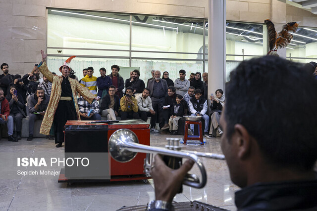یک کارگردان: تئاتر خیابانی باید به میان مردم برود