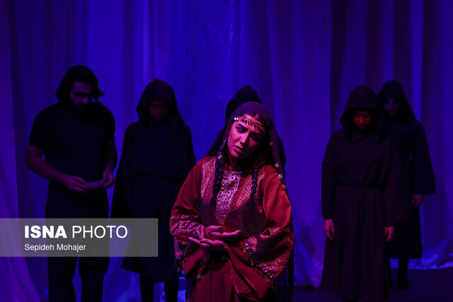 نمایش «اوراد بادهای وحشی سرکش»، بدون تهیه‌کننده‌ به جشنواره رسید!