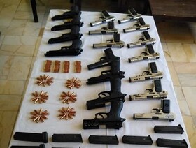 انهدام باند قاچاق سلاح در رابُر/ کشف ۱۸ قبضه کلت