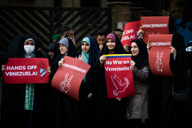 تجمع دانشجویی مقابل دفتر حافظ منافع آمریکا در تهران