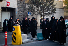 تجمع دانشجویی مقابل دفتر حافظ منافع آمریکا در تهران