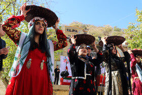 جشن انار پاوه در روستای ساتیاری
