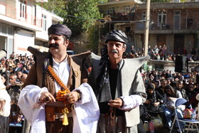 جشن انار پاوه در روستای ساتیاری