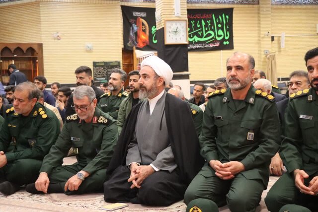 امام جمعه ایلام: دشمن سعی در تغییر فضای جامعه دارد/ هدف بسیج، تربیت فهمیده‌ها و حاج قاسم‌ها است