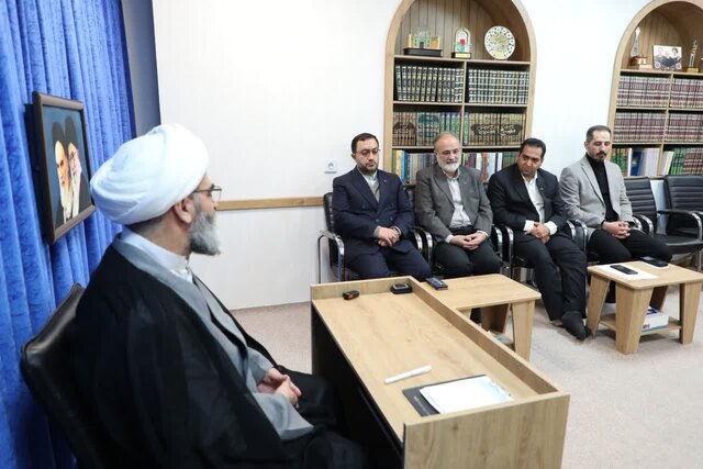 تاکید نماینده ولی فقیه بر توسعه کتابخانه‌های سیار در مناطق روستایی و دورافتاده استان سمنان 