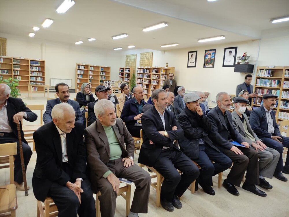 رئیس فرهنگ و ارشاد اسلامی شهرستان:«فرهنگ عامیانه مردمان ملایر» کتاب شاخص سال در ملایر شد