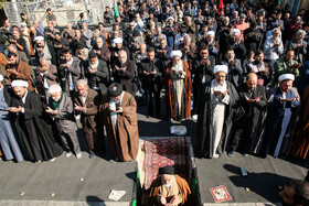 اقامه نماز باران به امامت آیت‌الله ابولحسن مهدوی، امام جمعه موقت اصفهان و عضو خبرگان رهبری