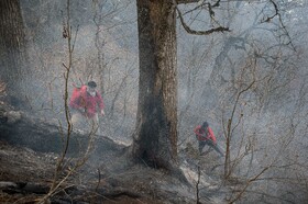 عملیات مهار آتش‌سوزی مناطق کوهستانی روستاهای دلیر و الیت