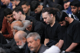 اولین شب مراسم عزاداری ایام شهادت حضرت فاطمةالزهرا سلام‌الله‌علیها در حسینیه امام خمینی(ره)