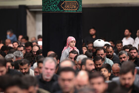 اولین شب مراسم عزاداری ایام شهادت حضرت فاطمةالزهرا سلام‌الله‌علیها در حسینیه امام خمینی(ره)