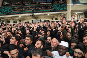 اولین شب مراسم عزاداری ایام شهادت حضرت فاطمةالزهرا سلام‌الله‌علیها در حسینیه امام خمینی(ره)