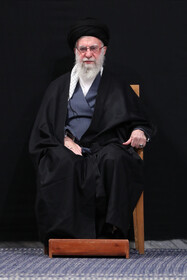 اولین شب مراسم عزاداری ایام شهادت حضرت فاطمةالزهرا سلام‌الله‌علیها در حسینیه امام خمینی(ره)