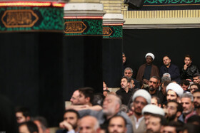 اولین شب مراسم عزاداری ایام شهادت حضرت فاطمةالزهرا سلام‌الله‌علیها در حسینیه امام خمینی(ره)