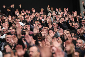 اولین شب مراسم عزاداری ایام شهادت حضرت فاطمةالزهرا سلام‌الله‌علیها در حسینیه امام خمینی(ره)