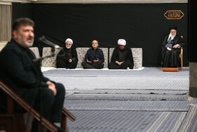 اولین شب مراسم عزاداری ایام شهادت حضرت فاطمةالزهرا سلام‌الله‌علیها در حسینیه امام خمینی(ره)