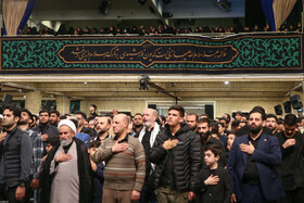اولین شب مراسم عزاداری ایام شهادت حضرت فاطمةالزهرا سلام‌الله‌علیها در حسینیه امام خمینی(ره)
