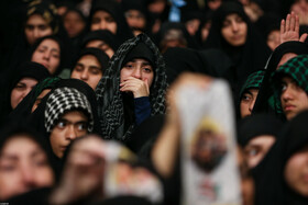 اولین شب مراسم عزاداری ایام شهادت حضرت فاطمةالزهرا سلام‌الله‌علیها در حسینیه امام خمینی(ره)