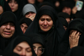 اولین شب مراسم عزاداری ایام شهادت حضرت فاطمةالزهرا سلام‌الله‌علیها در حسینیه امام خمینی(ره)