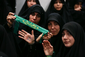 اولین شب مراسم عزاداری ایام شهادت حضرت فاطمةالزهرا سلام‌الله‌علیها در حسینیه امام خمینی(ره)