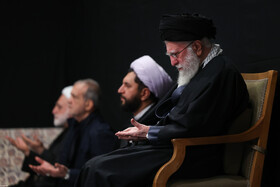 اولین شب مراسم عزاداری ایام شهادت حضرت فاطمةالزهرا سلام‌الله‌علیها در حسینیه امام خمینی(ره)