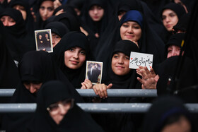 اولین شب مراسم عزاداری ایام شهادت حضرت فاطمةالزهرا سلام‌الله‌علیها در حسینیه امام خمینی(ره)