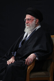 اولین شب مراسم عزاداری ایام شهادت حضرت فاطمةالزهرا سلام‌الله‌علیها در حسینیه امام خمینی(ره)