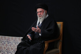 اولین شب مراسم عزاداری ایام شهادت حضرت فاطمةالزهرا سلام‌الله‌علیها در حسینیه امام خمینی(ره)