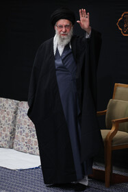 اولین شب مراسم عزاداری ایام شهادت حضرت فاطمةالزهرا سلام‌الله‌علیها در حسینیه امام خمینی(ره)