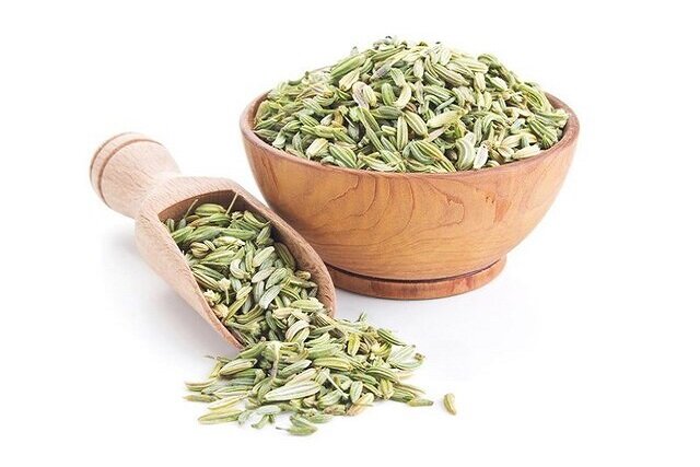 فواید و خطرات گیاه دارویی رازیانه برای زنان