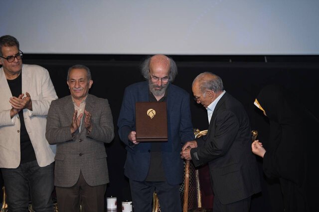 روایت کیانوش عیاری از گریههای حسن رضایی برای بازی نکردن در «شبح کژدم»