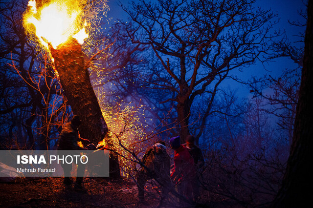 مهار آتش‌سوزی مراتع جلفا در مرحله پایانی؛ پیش‌بینی اطفای کامل تا فردا شب