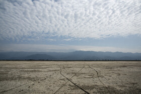 پسروی آب در ساحل گلوگاه خلیج گرگان