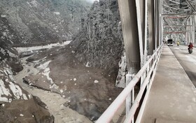 فوران آتشفشان در اندونزی و تخلیه بیش از ۱۰۰۰ نفر از مناطق در معرض خطر