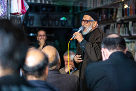 چهارپایه خوانی ایام فاطمیه در بازار قم