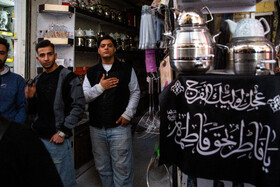 چهارپایه خوانی ایام فاطمیه در بازار قم