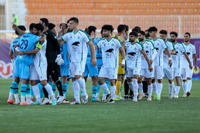 تساوی پرحادثه در فولادشهر / تعویض‌های اجباری خیبر و تقسیم امتیازات با ذوب‌آهن