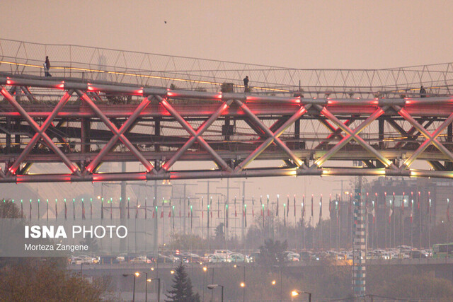 یک عضو کمیسیون بهداشت: در شاخص بالای آلایندگی مدارس و ادارات باید تعطیل شوند