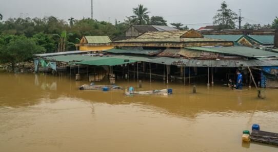 عکس: گتی ایمجز تلفات سیل در ویتنام به ۹۰ نفر رسید