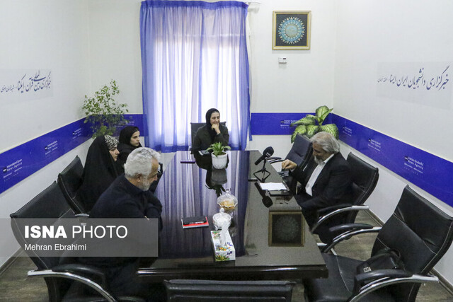 بررسی شاخصهای کمی و کیفی اثرگذار بر «ماندگاری زائر» در مشهد