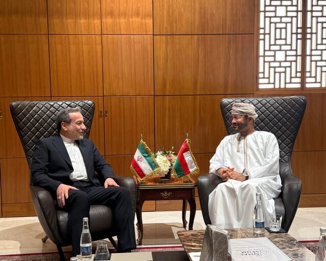 رایزنی وزیران خارجه ایران و عمان در مسقط رایزنی وزیران خارجه ایران و عمان در مسقط