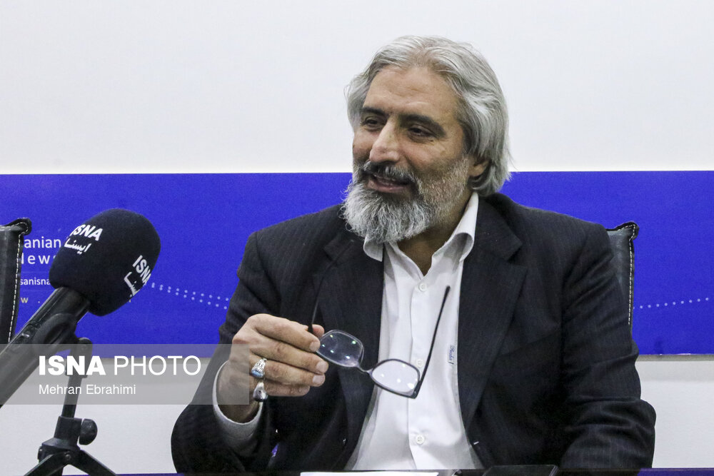 بررسی شاخص‌های کمی و کیفی اثرگذار بر «ماندگاری زائر» در مشهد