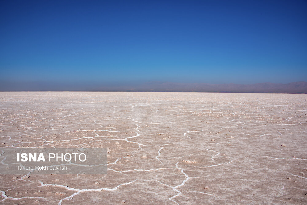 افت شدید آب‌های زیرزمینی، تالاب مهارلو را به کانون فرونشست و تهدید اقتصادی شیراز تبدیل کرد