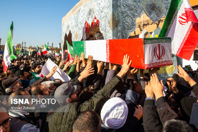 تشییع پیکر مطهر ۷ شهید گمنام در قم + فیلم