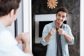 آیا صحبت کردن با خود طبیعی است؟